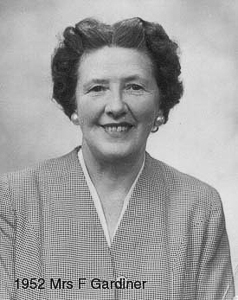 1952 Mrs F Gardiner copy